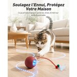 Balle électrique interactive rouge pour chat avec sa queue, vue 3