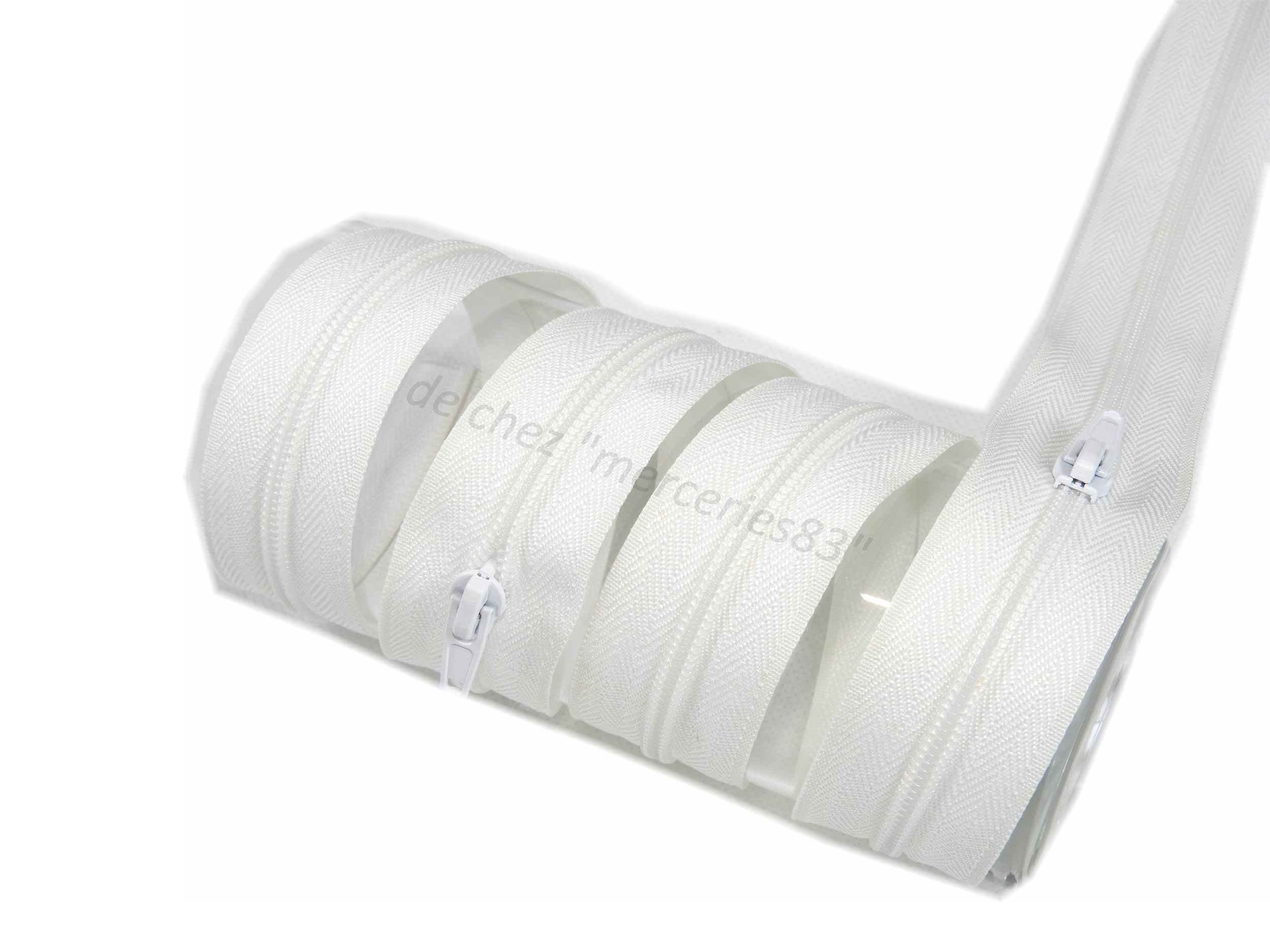 fermeture au metre blanc
