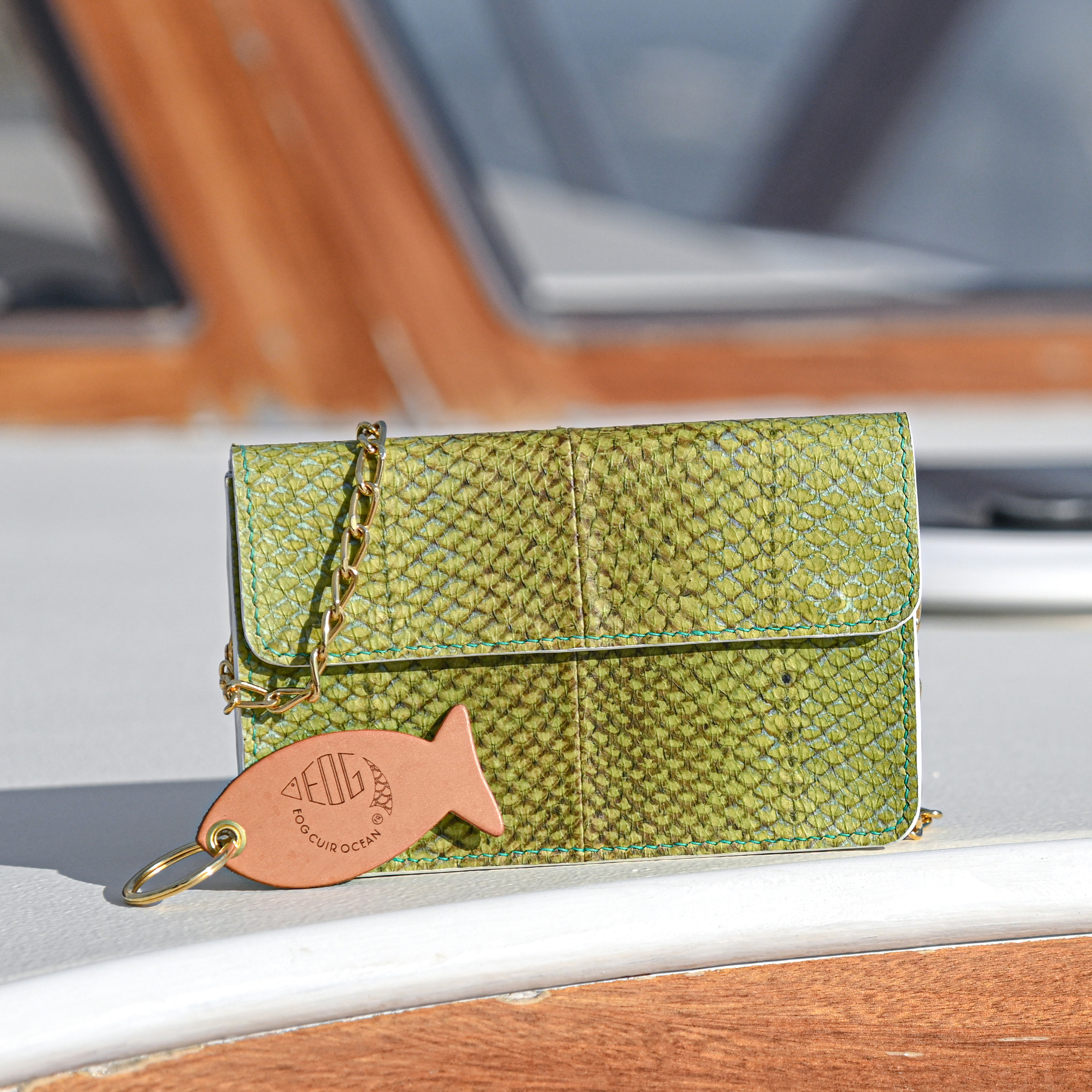 pochette-calyspo-vert-exterieur