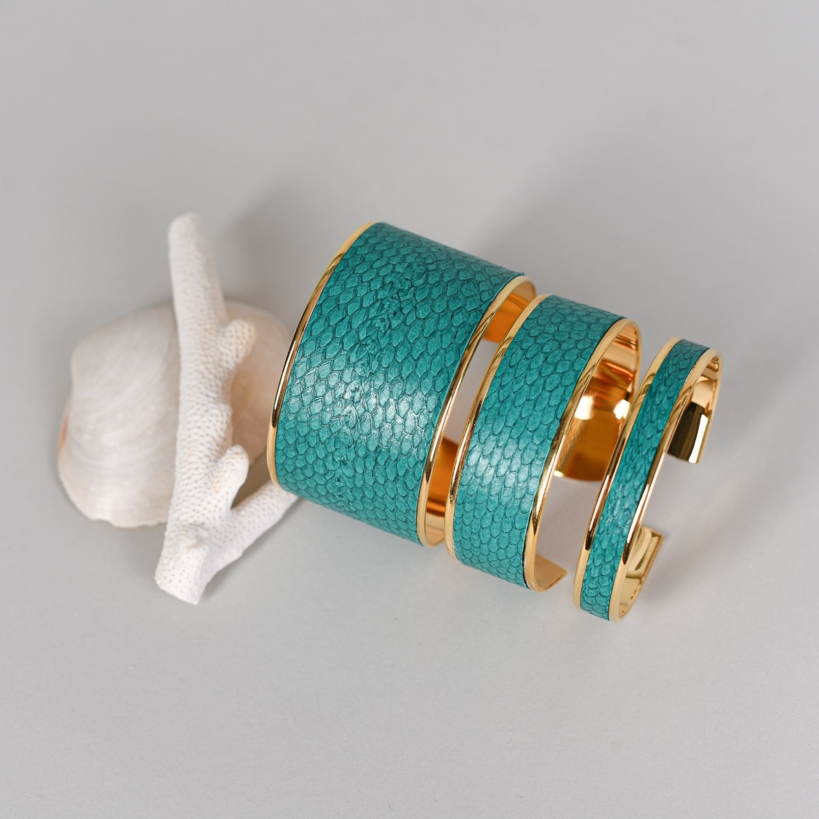 largeur bracelet manchette cuir truite menthe