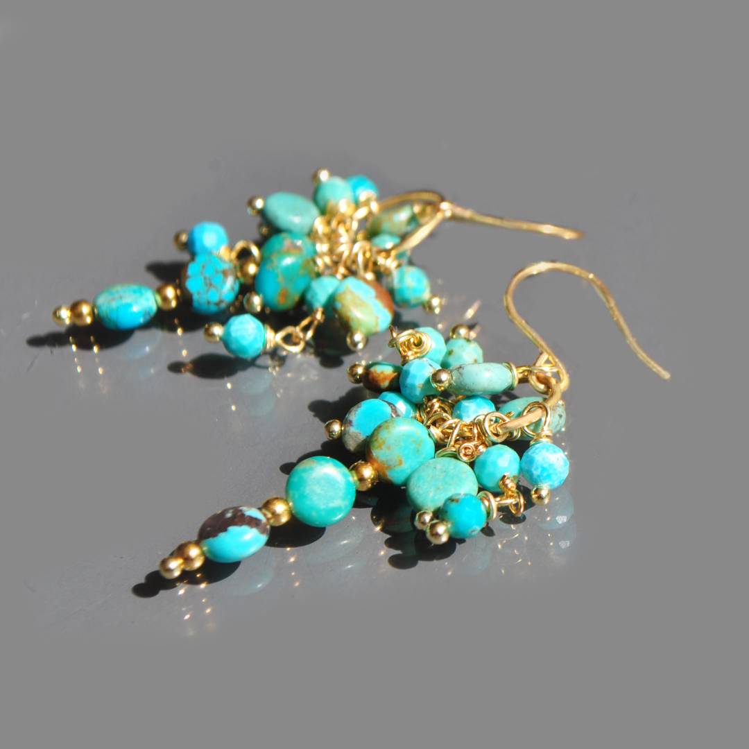 Boucle doreille pendant grappe turquoise