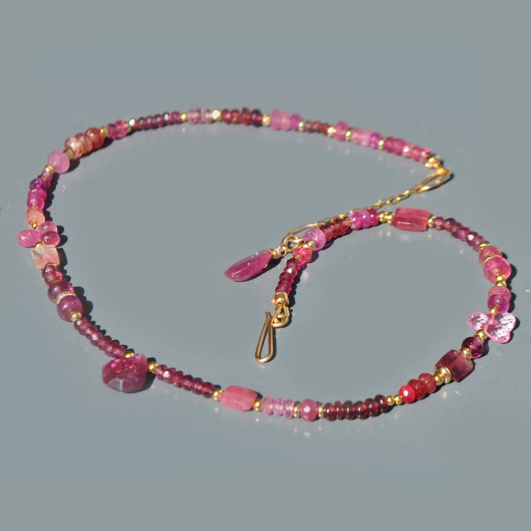 collier pierres rose tourmaline Saphir et Rhodloite-3