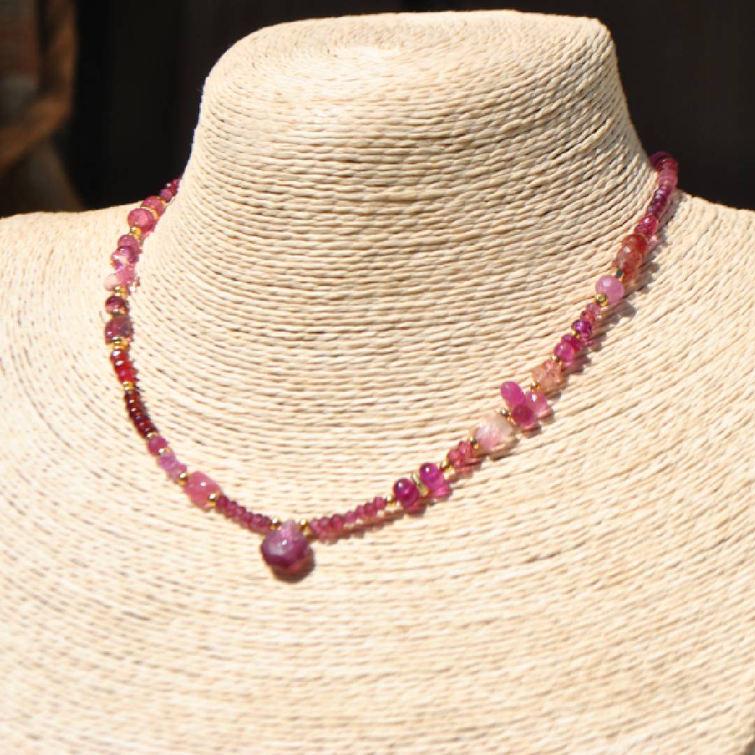 collier pierres rose tourmaline Saphir et Rhodloite-7