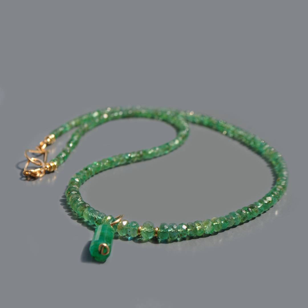 collier emeraude pendentif -3