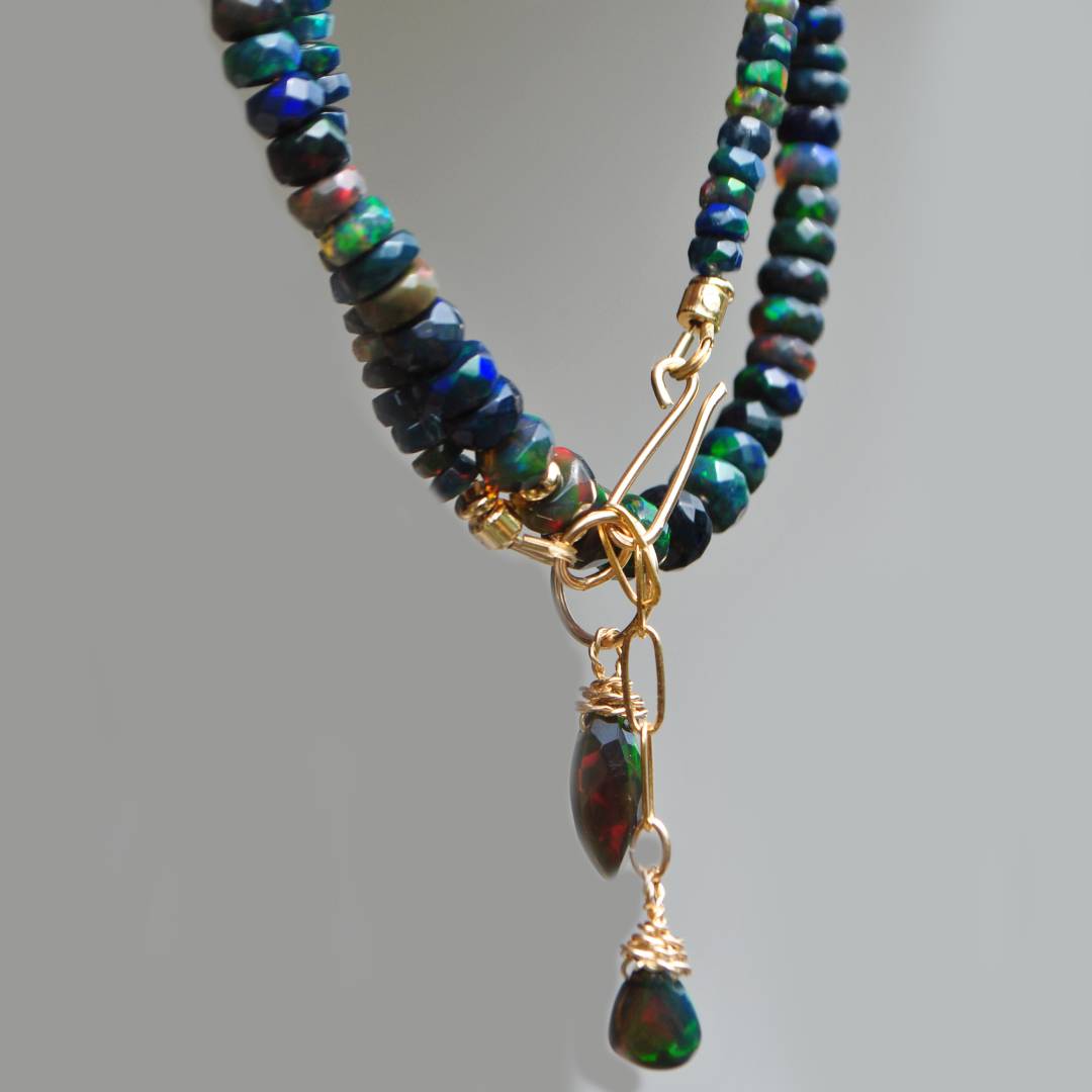collier opale noir taillée marquise-8