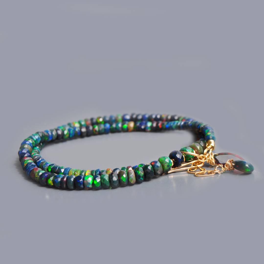 collier opale noir taillée marquise-4