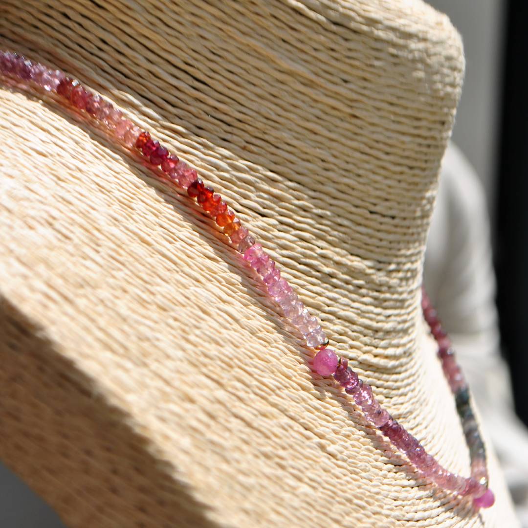 collier spinelle rose bleue-A
