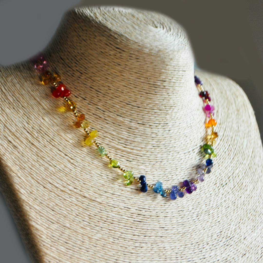 Collier court gouttes saphir-A