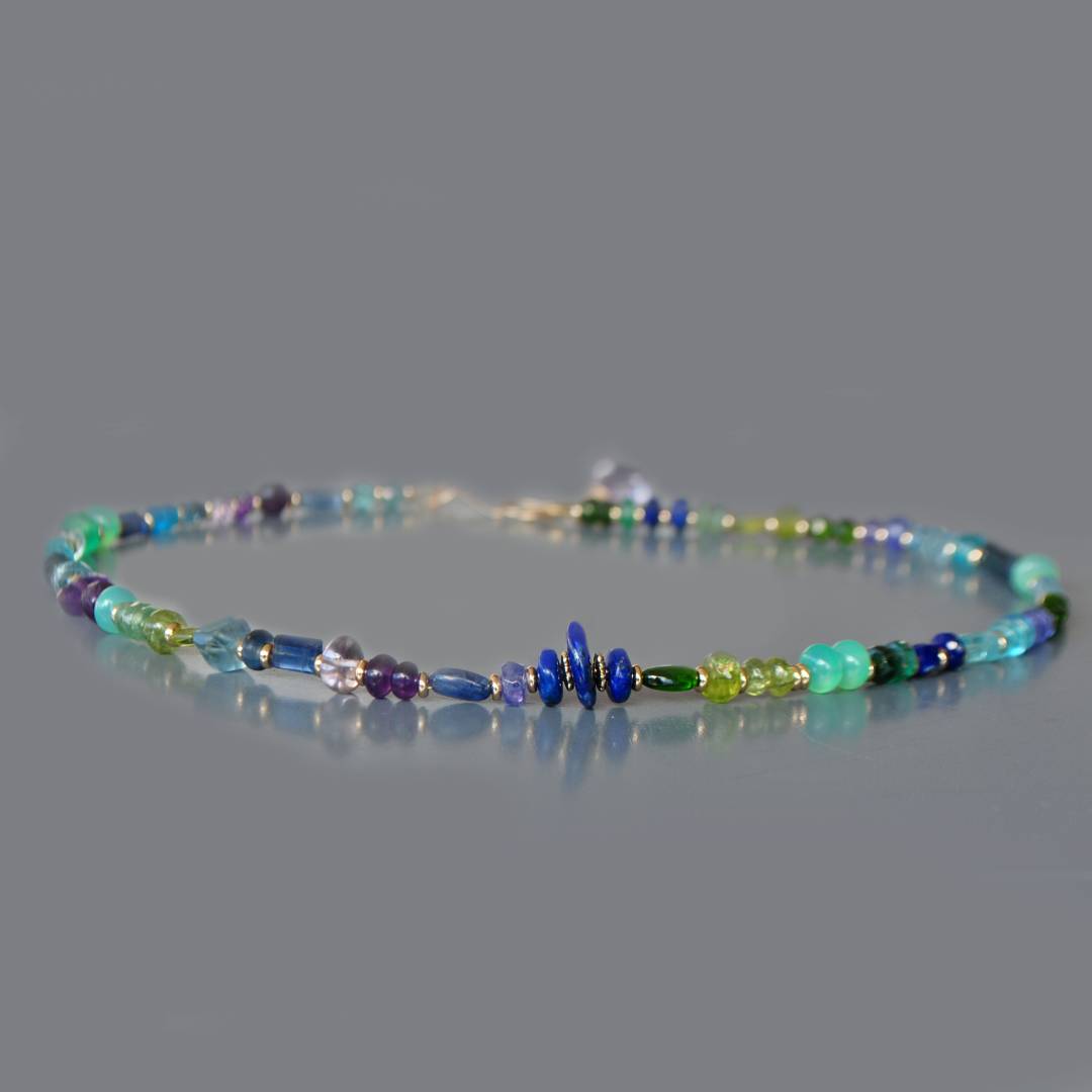 Collier multi pierres bleu vert violet