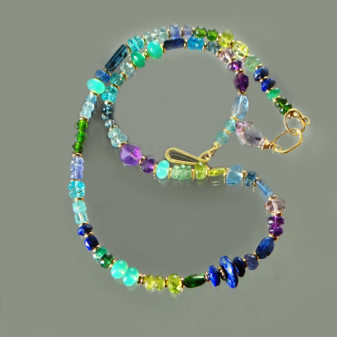 collier multi pierres bleu verte violette