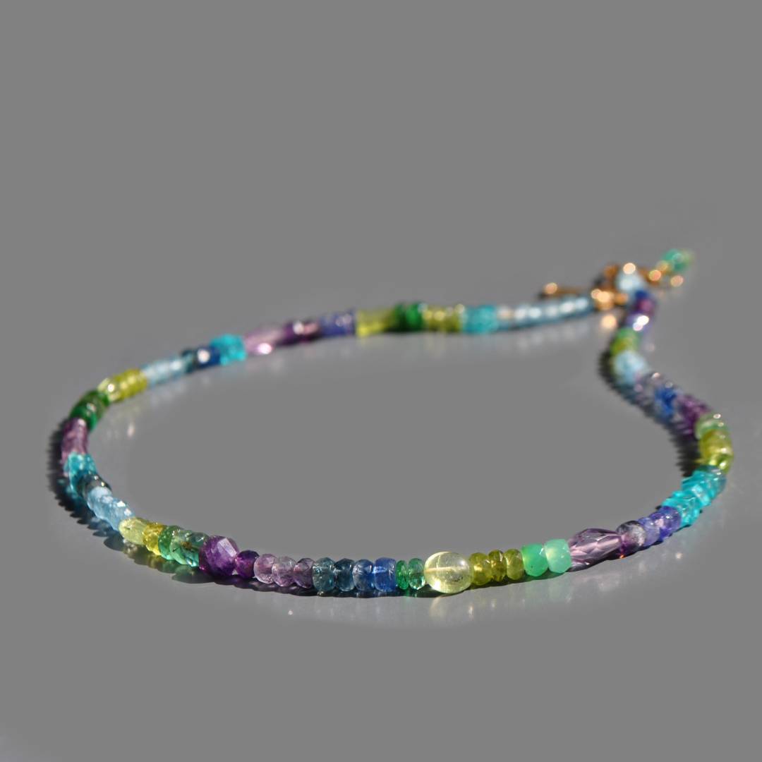 collier bleu violet vert