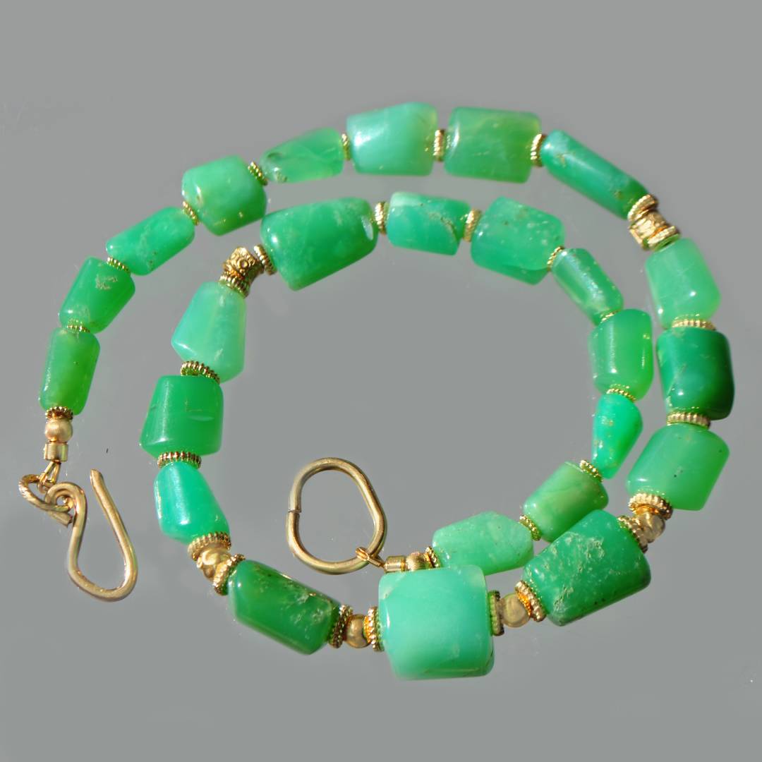 collier chrysoprase pierres taillée.-5
