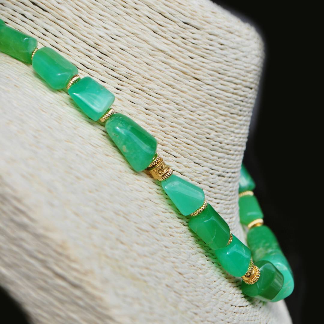 collier chrysoprase pierres taillée-A