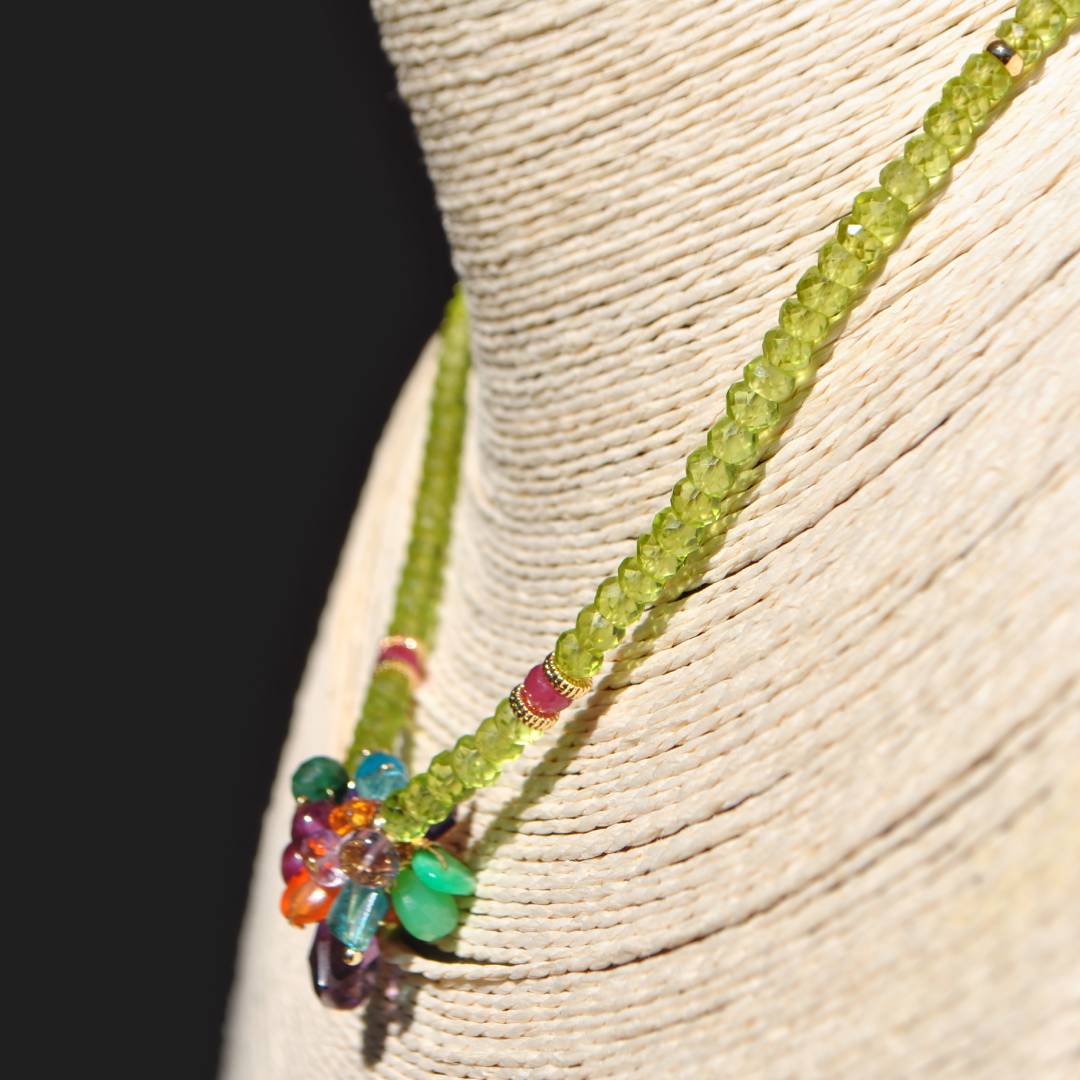 Collier péridot fleur multi pierres.jpg-4