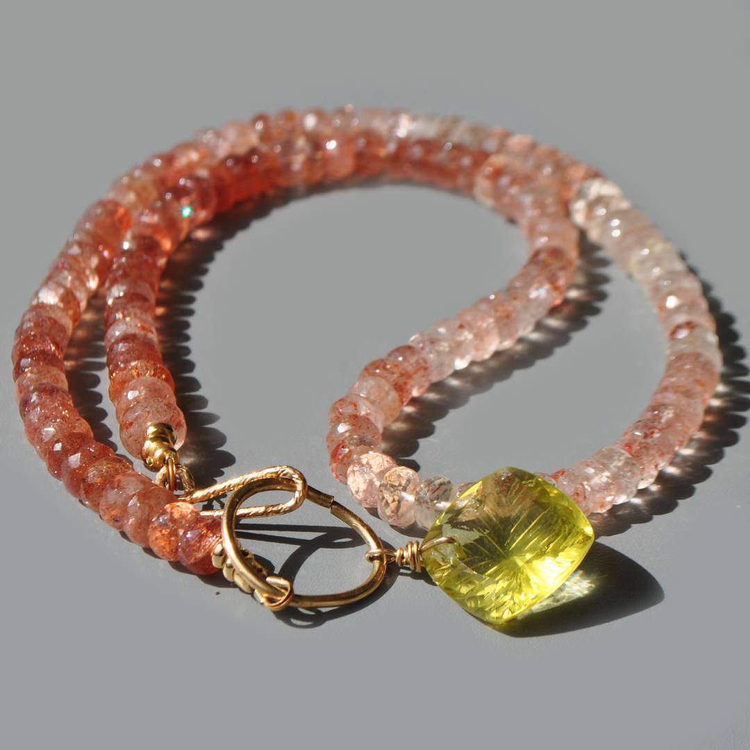 collier pierre de soleil quartz citron pierre sculptée-4
