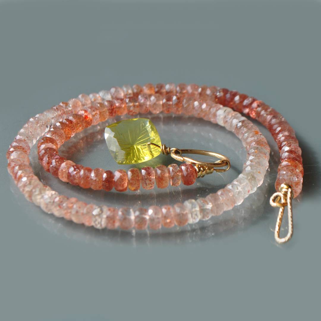collier pierre de soleil quartz citron pierre sculptée-5