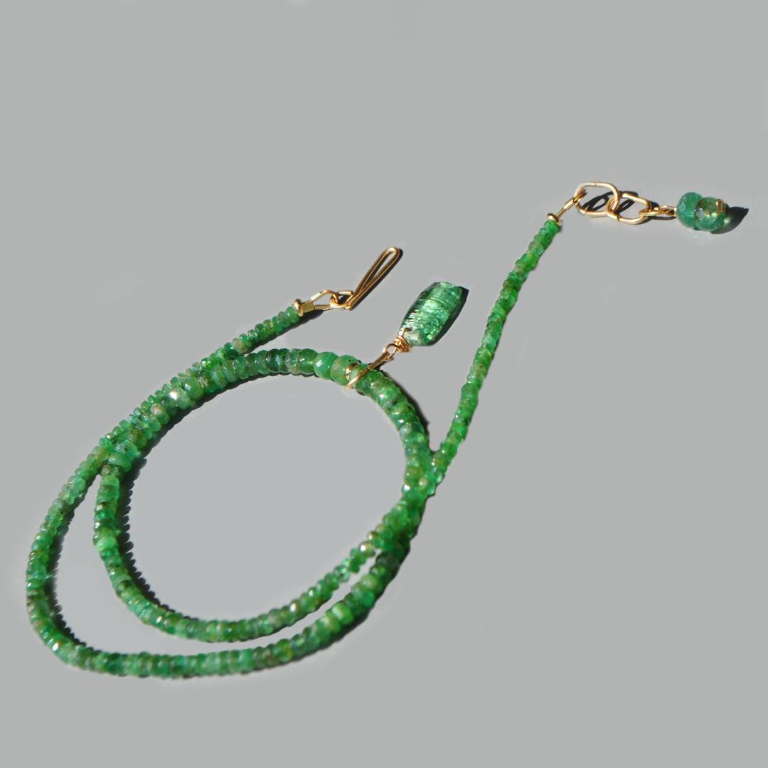 collier emeraude pendentif Cyanite verte-5