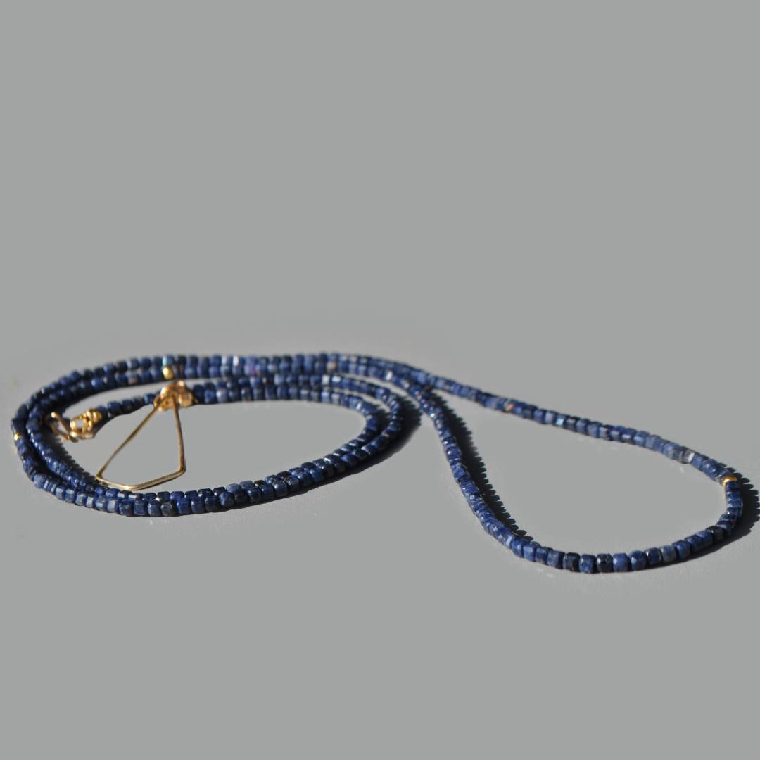 sautoir or et saphir bleu-5