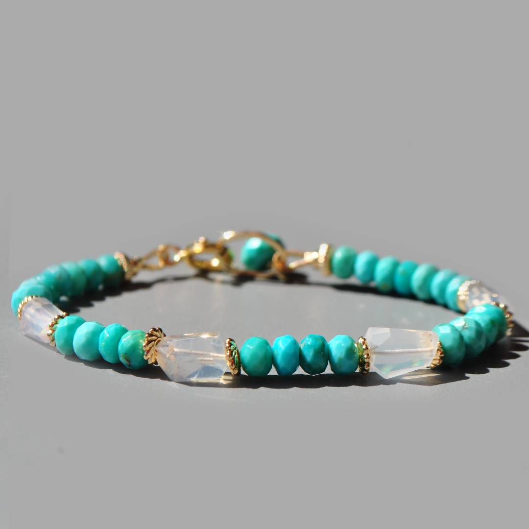 Bracelet turquoise Arizona et opales blanches en or 14K-1