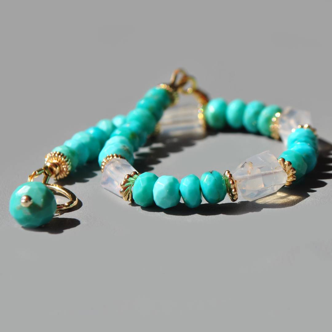 Bracelet turquoise Arizona et opales blanches en or 14K-7