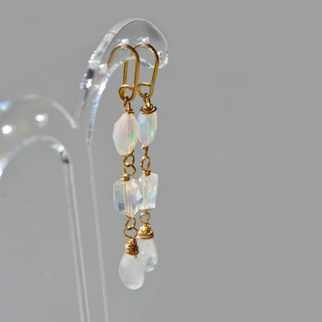 boucles oreilles pendante opale pierre de lune ARC-4