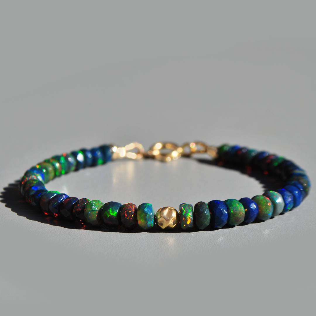 bracelet opale noire boule or