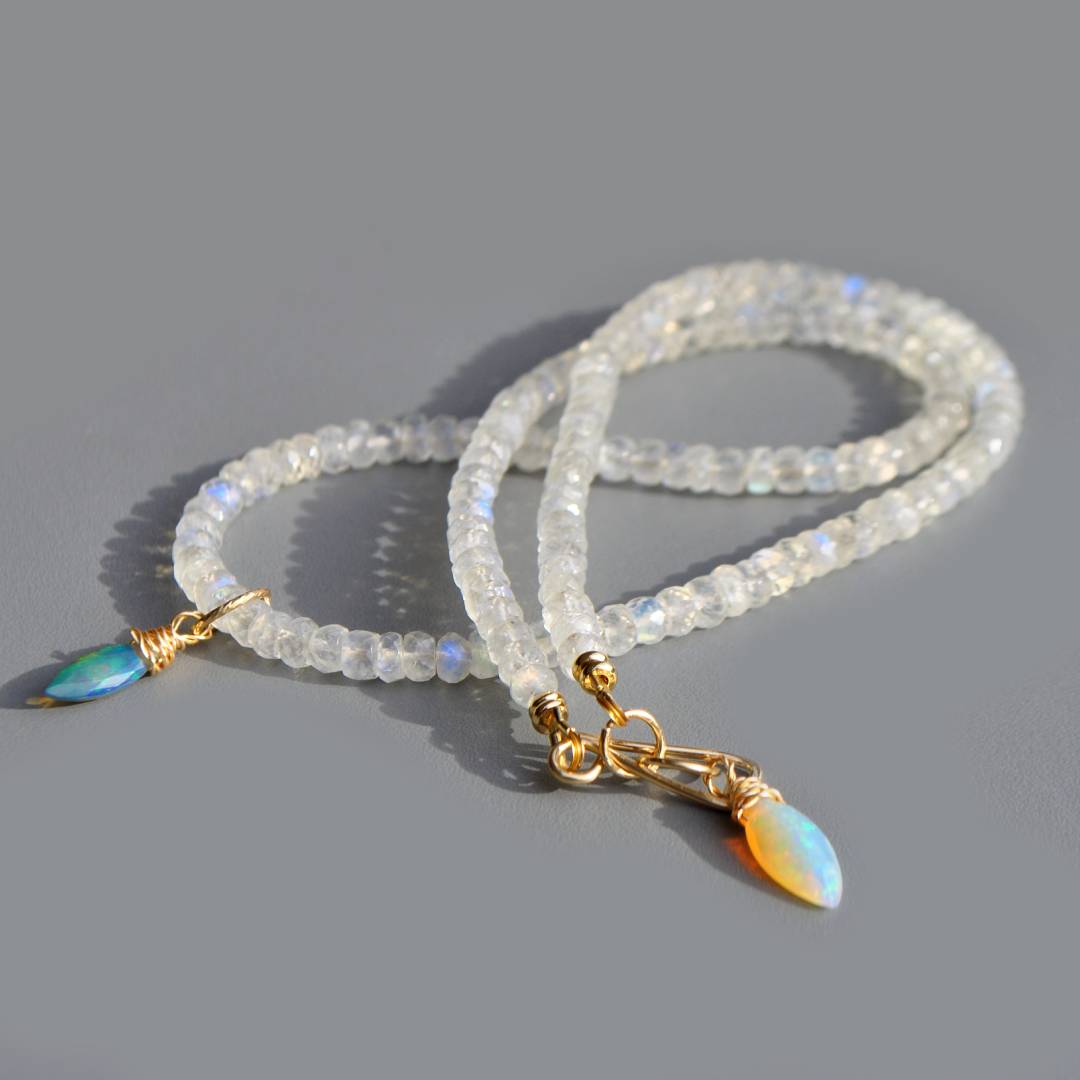 collier pierre de lune arc en ciel opale noire-4