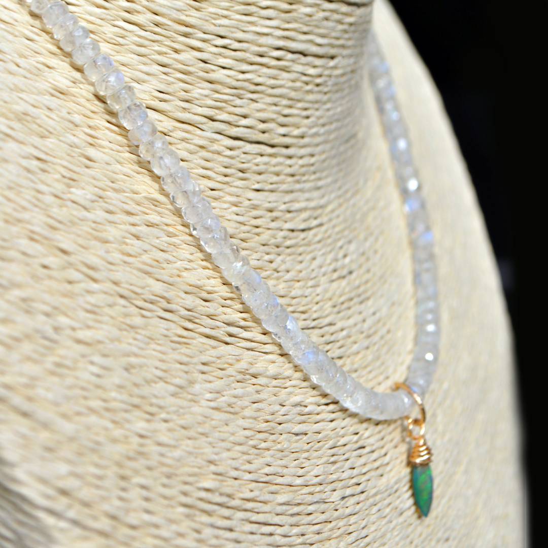 collier pierre de lune arc en ciel opale noire-8