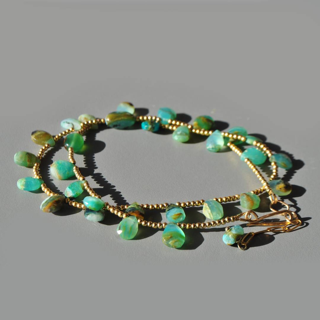 collier gouttes opale bleue du pérou