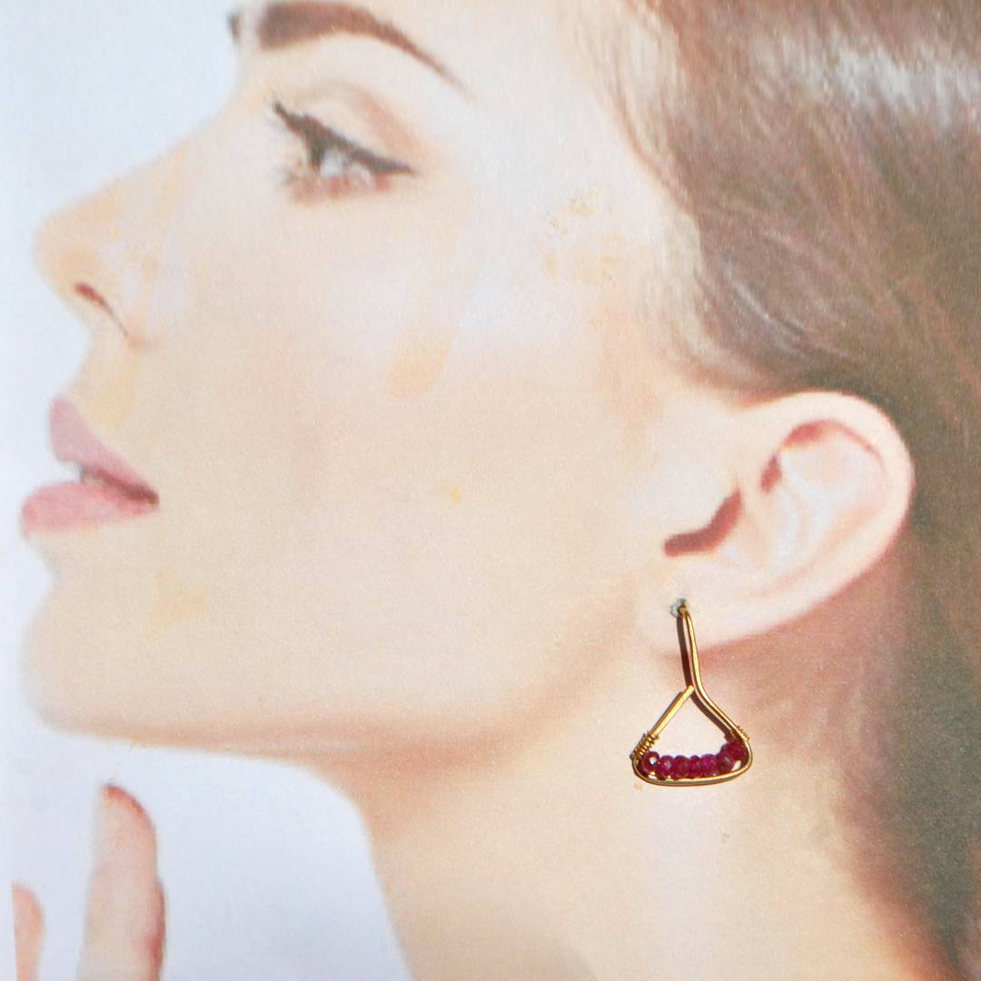 boucles doreilles triangle or et rubis-A