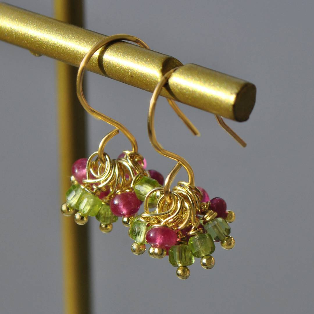 boucles doreilles grappe saphir rose péridot-7