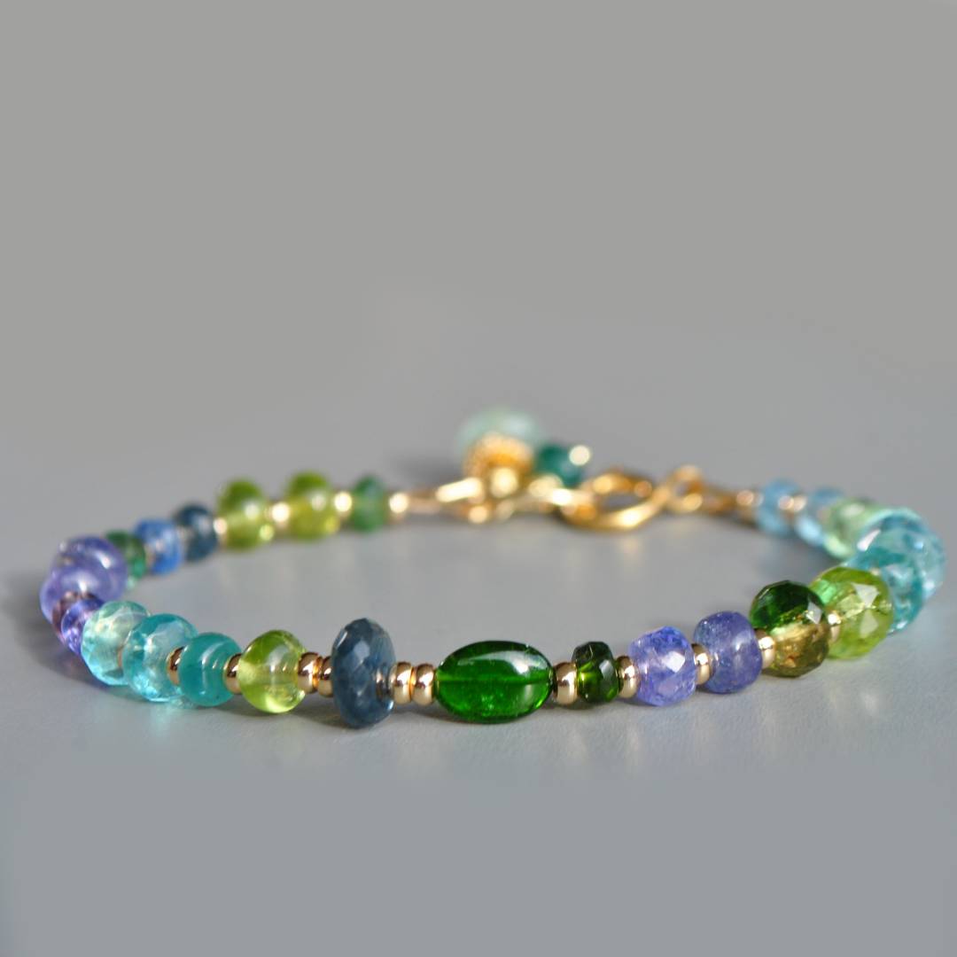 Bracelet Apatite dioside tanzanite cyanite péridot