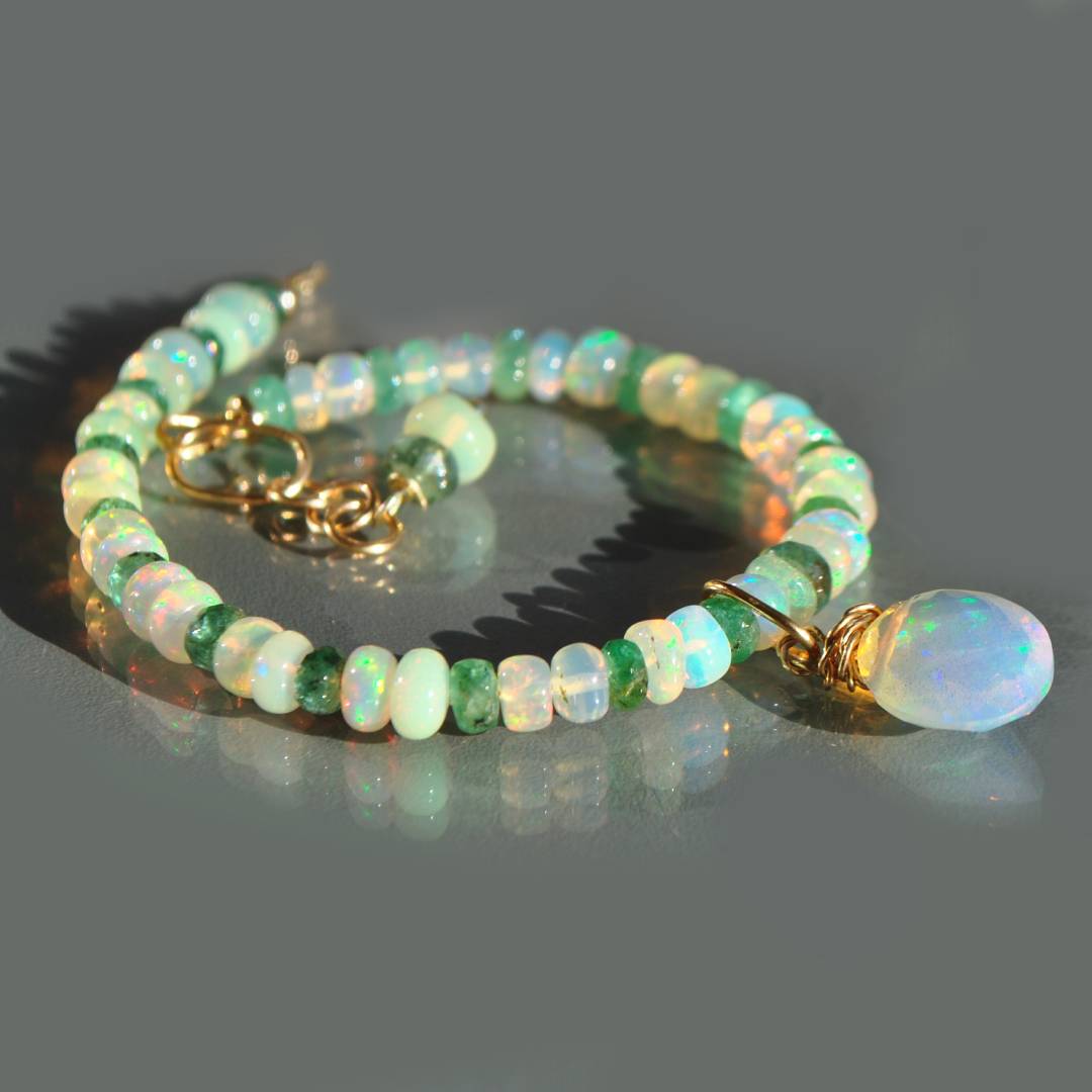bracelet opale emeraude pendentif