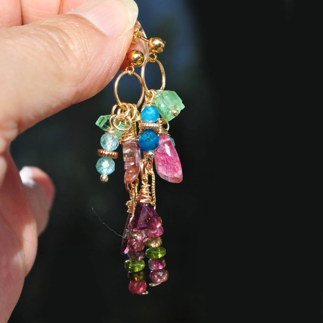 Boucle doreille pendantes tourmaline apatite-B