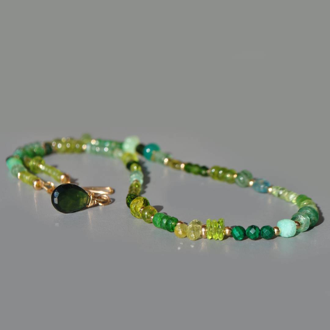 Collier multi pierres vertes serpentine-6(1)