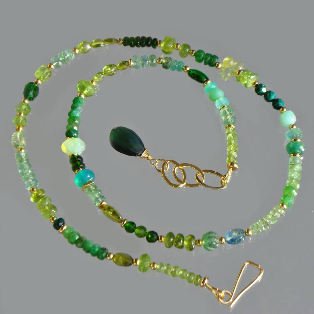 Collier multi pierres vertes serpentine(1)