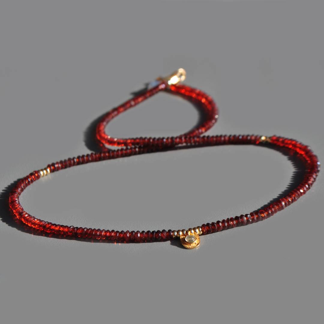 Collier Grenat Almandin rouge charm pierre de Lune-4