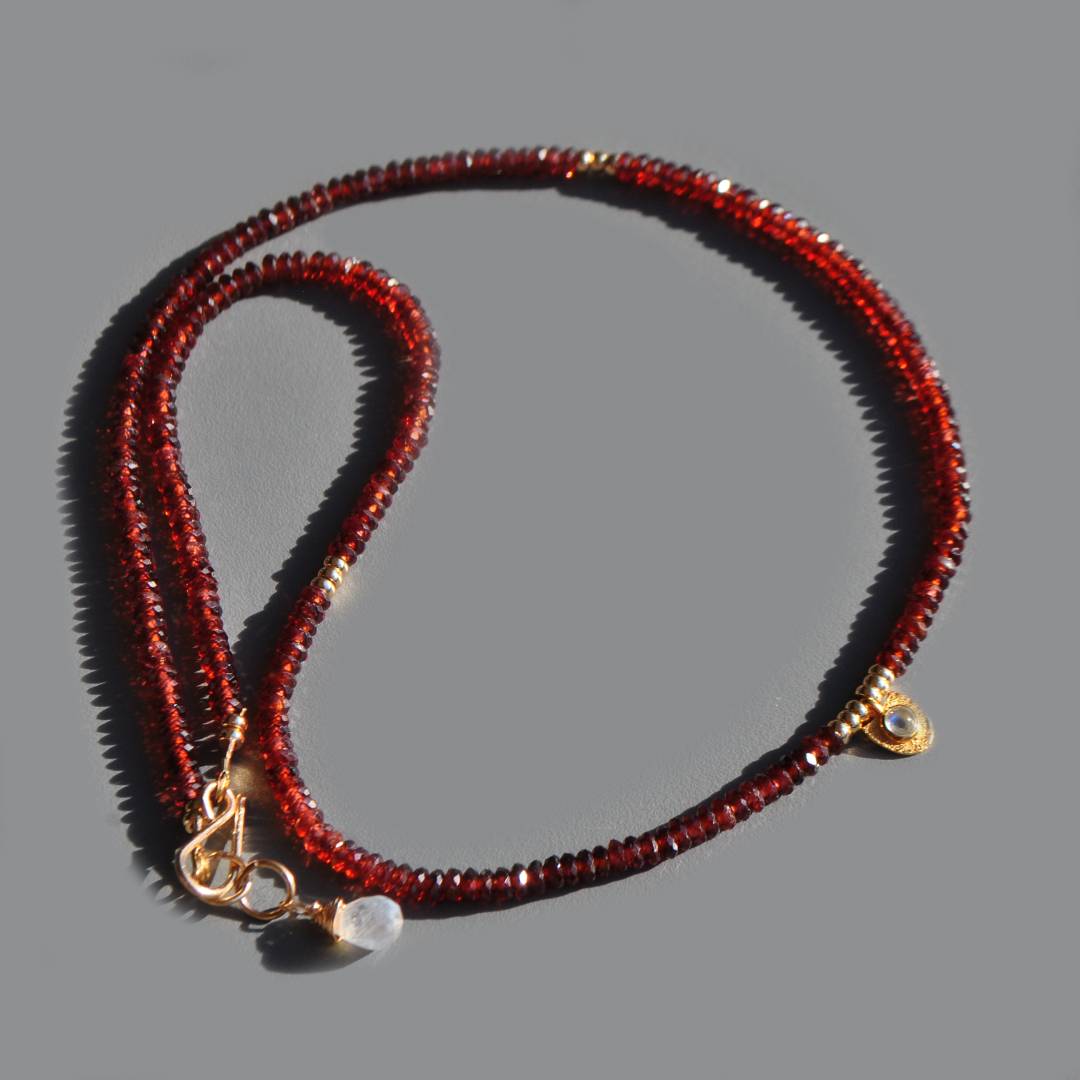 Collier Grenat Almandin rouge charm pierre de Lune-8