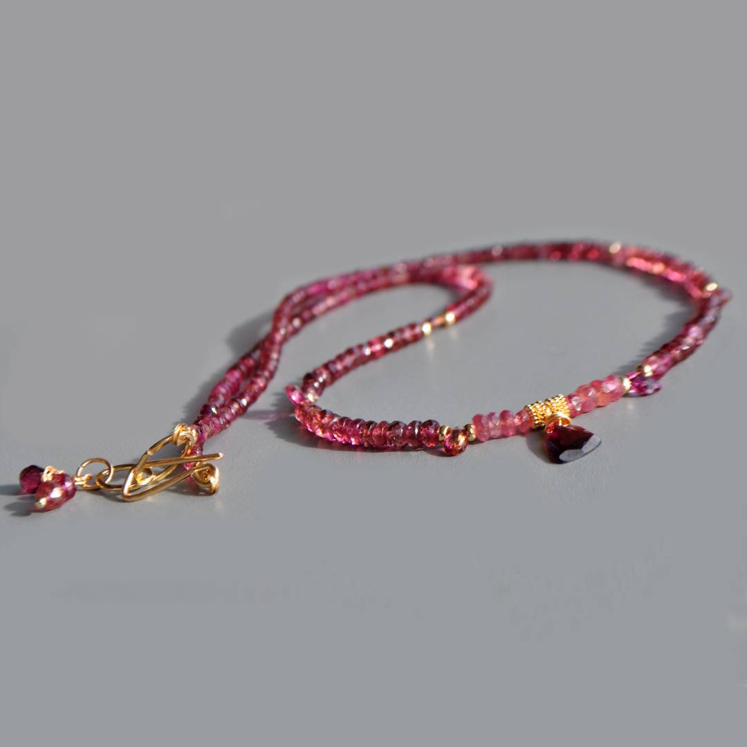 Collier tourmaline rose gouttes pierre taillée