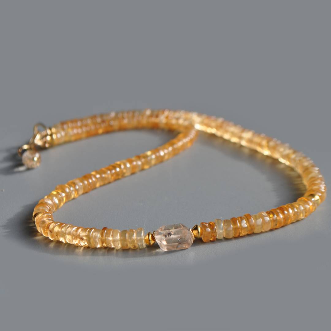collier topaze imperiale pierre centrale taillée