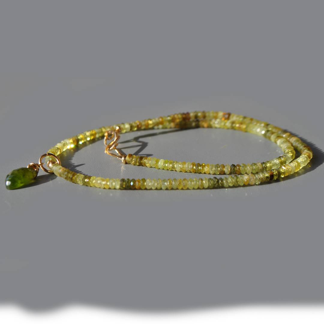 Collier pendentif Grenat vert Andradite-3