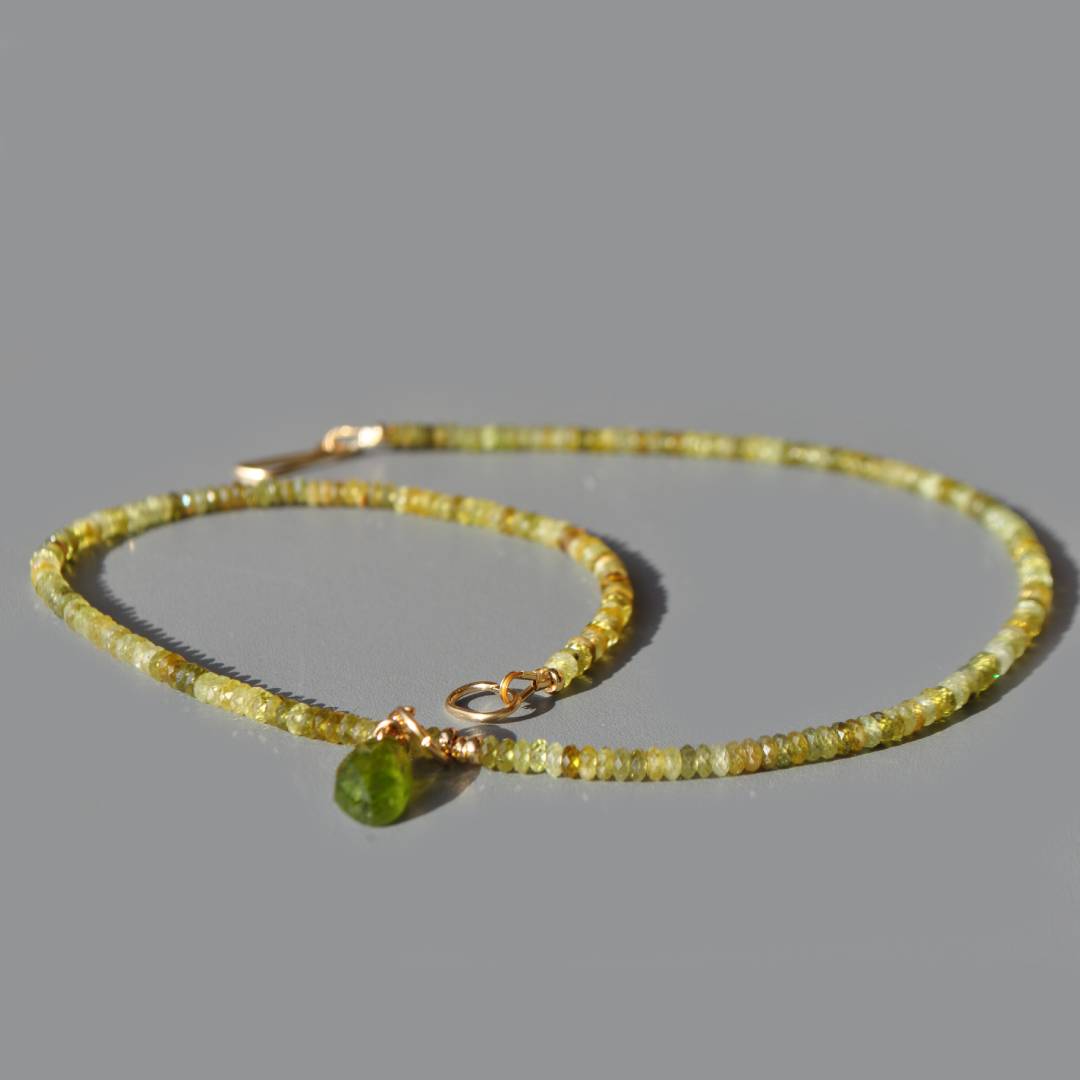Collier pendentif Grenat vert Andradite-6