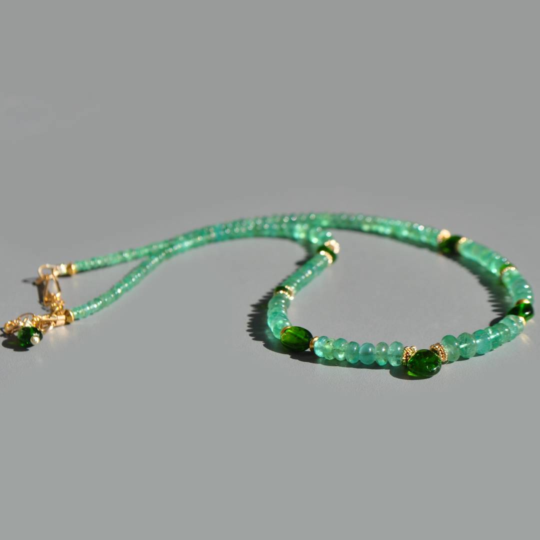collier emeraude de zambie Diopside goutte-3