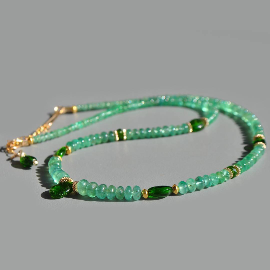 collier emeraude de zambie Diopside goutte-4