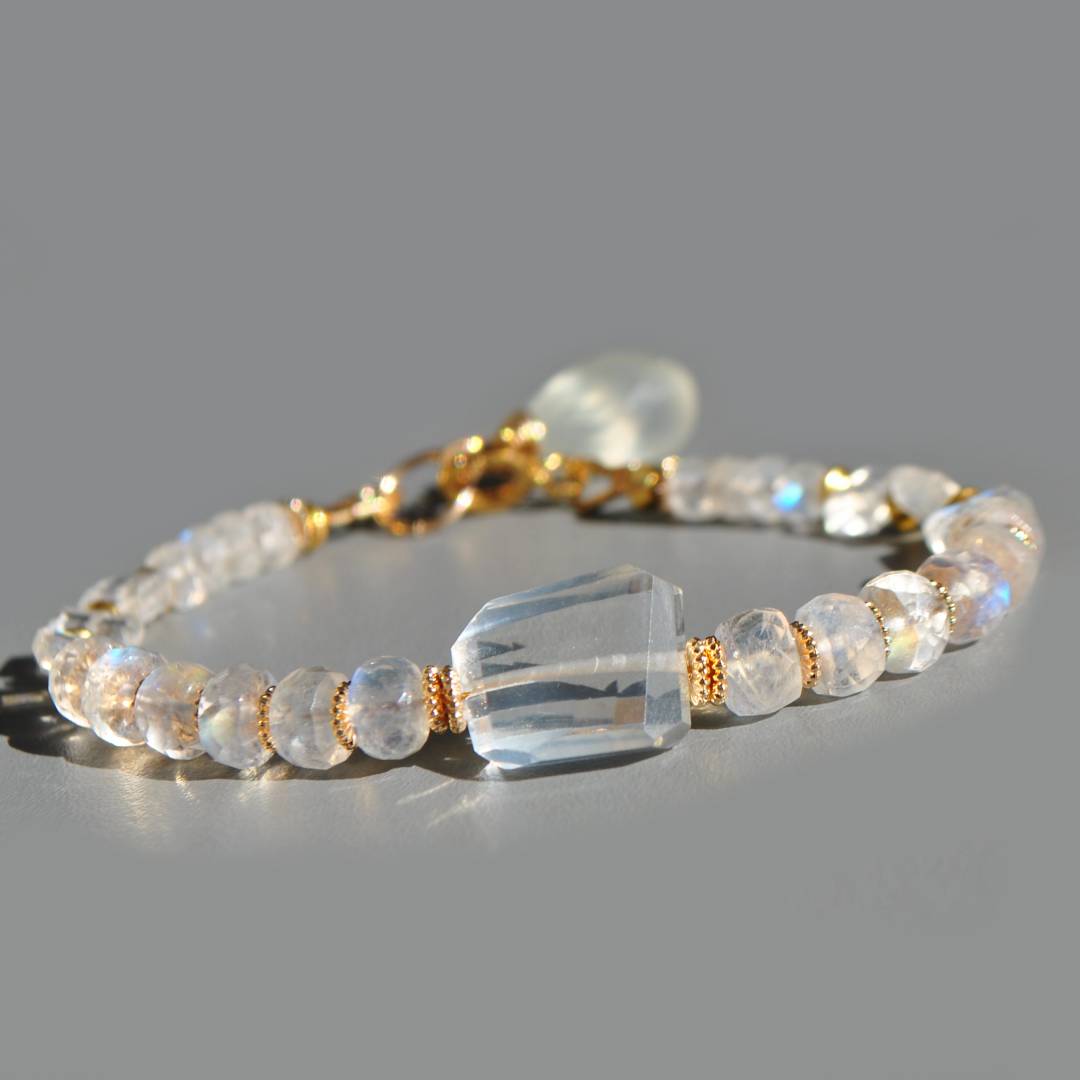 Bracelet pierre de lune arc en cie cristal de roche