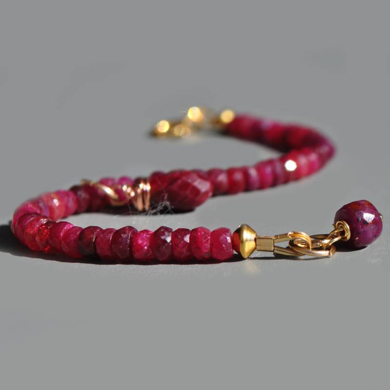 Bracelet Rubis pendentif goutte-4(1)