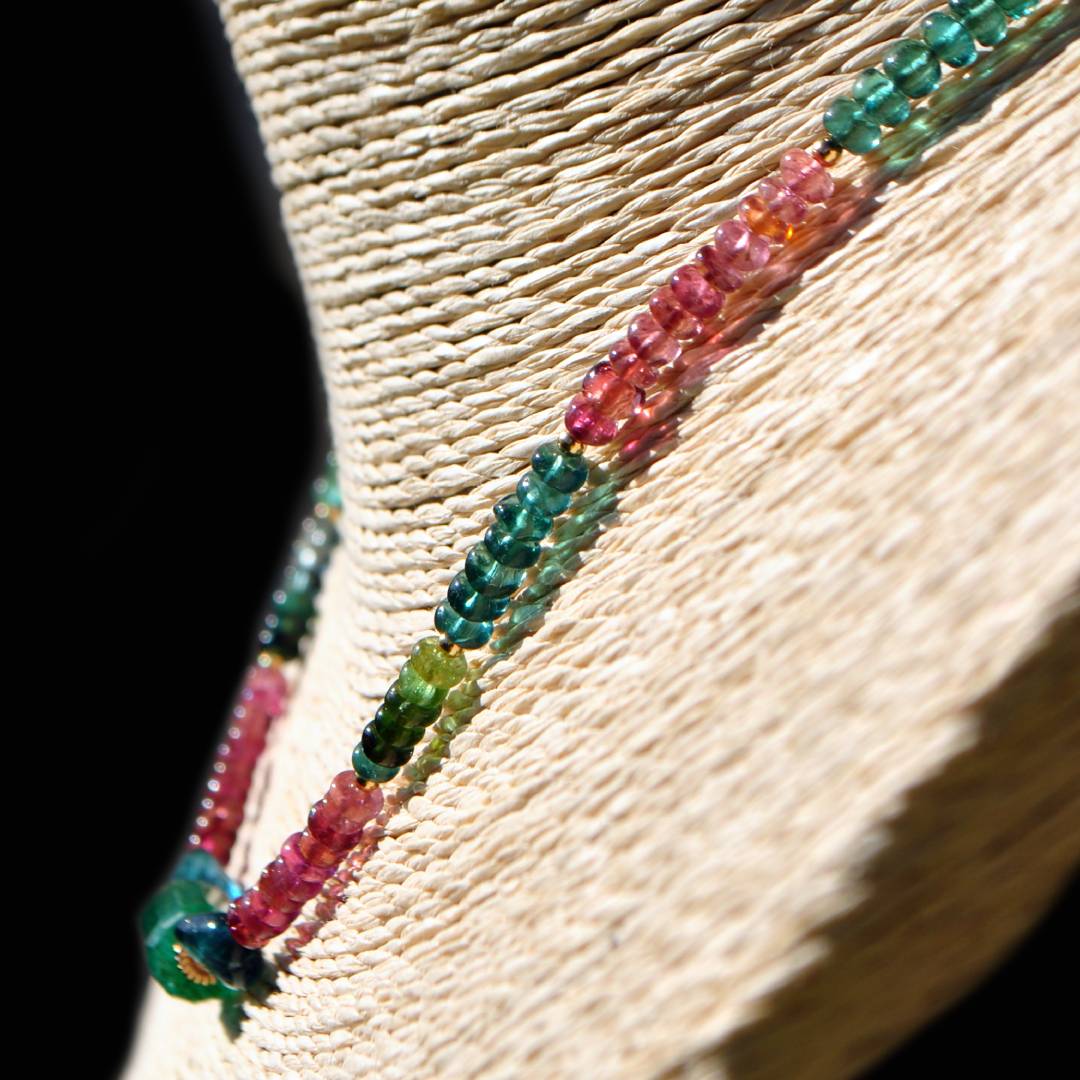 Collier Emeraude Tourmaline multicolore apatite bleue-7(1)
