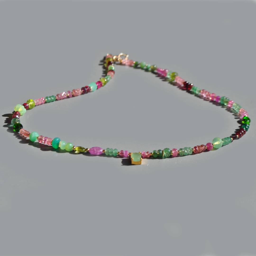collier tourmaline rose et bleue, diopside, Chrysoprase, calcédoine, apatite, emeraude-4