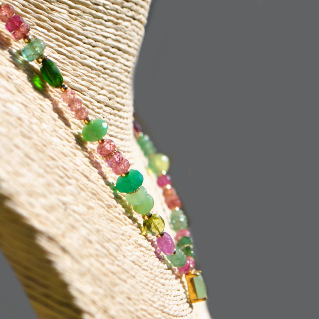 collier tourmaline rose et bleue, diopside, Chrysoprase, calcédoine, apatite, emeraude-8