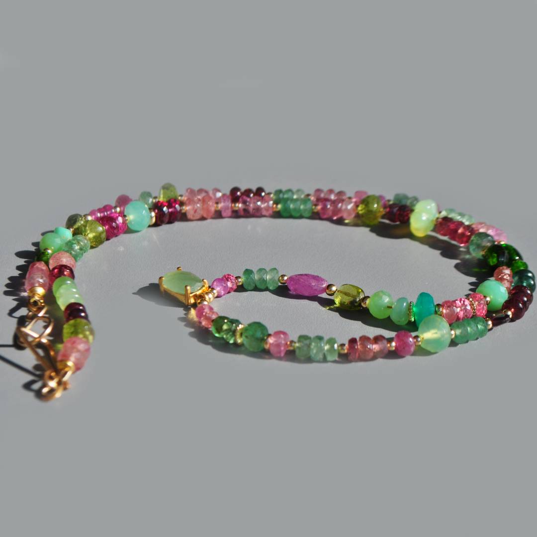 collier tourmaline rose et bleue, diopside, Chrysoprase, calcédoine, apatite, emeraude-3